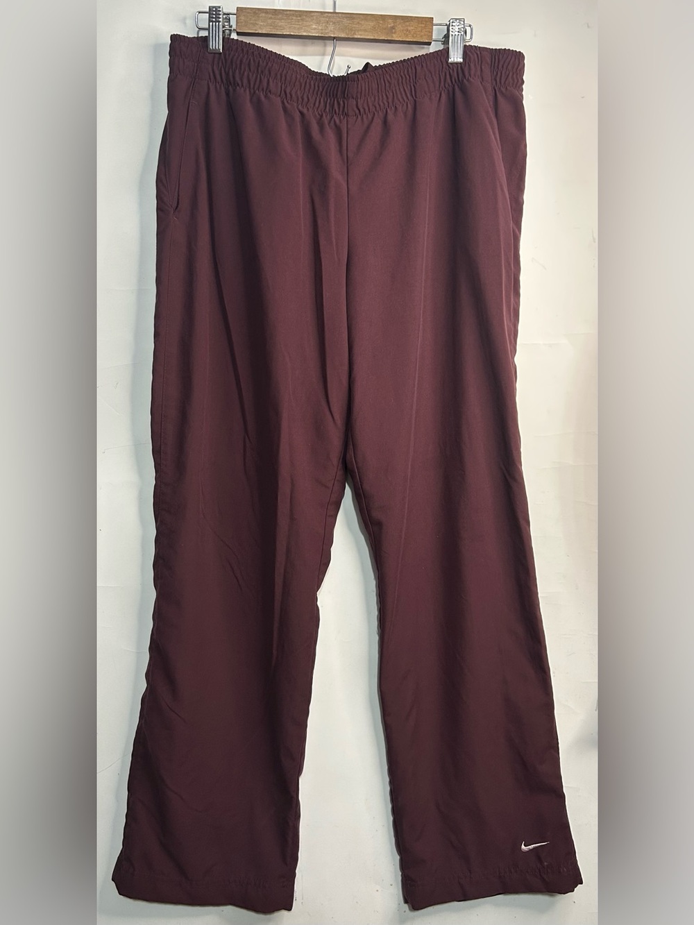 Nike Sportswear Maroon Wind Pants Sweatpants XL (16-18)